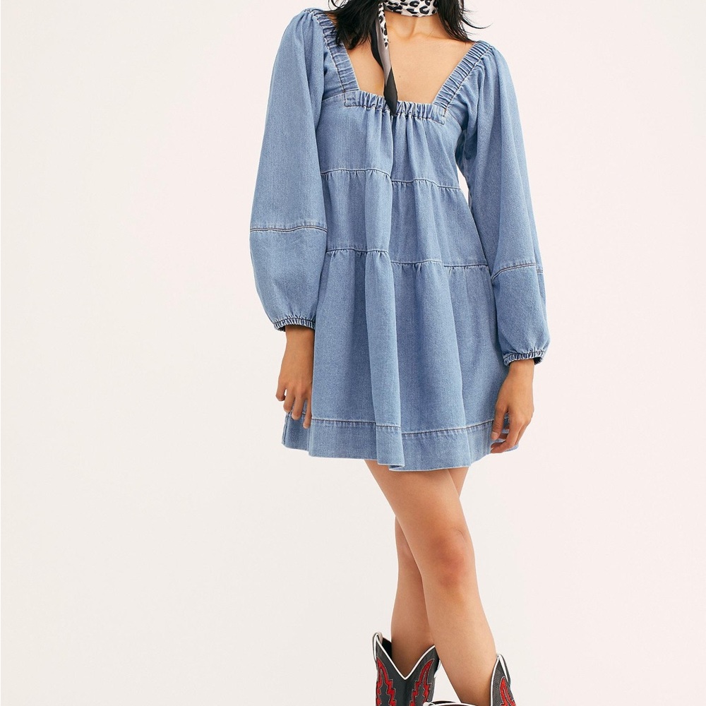NWOT FREE PEOPLE Lou Long Sleeve Tiered Denim Mini Dress size Large